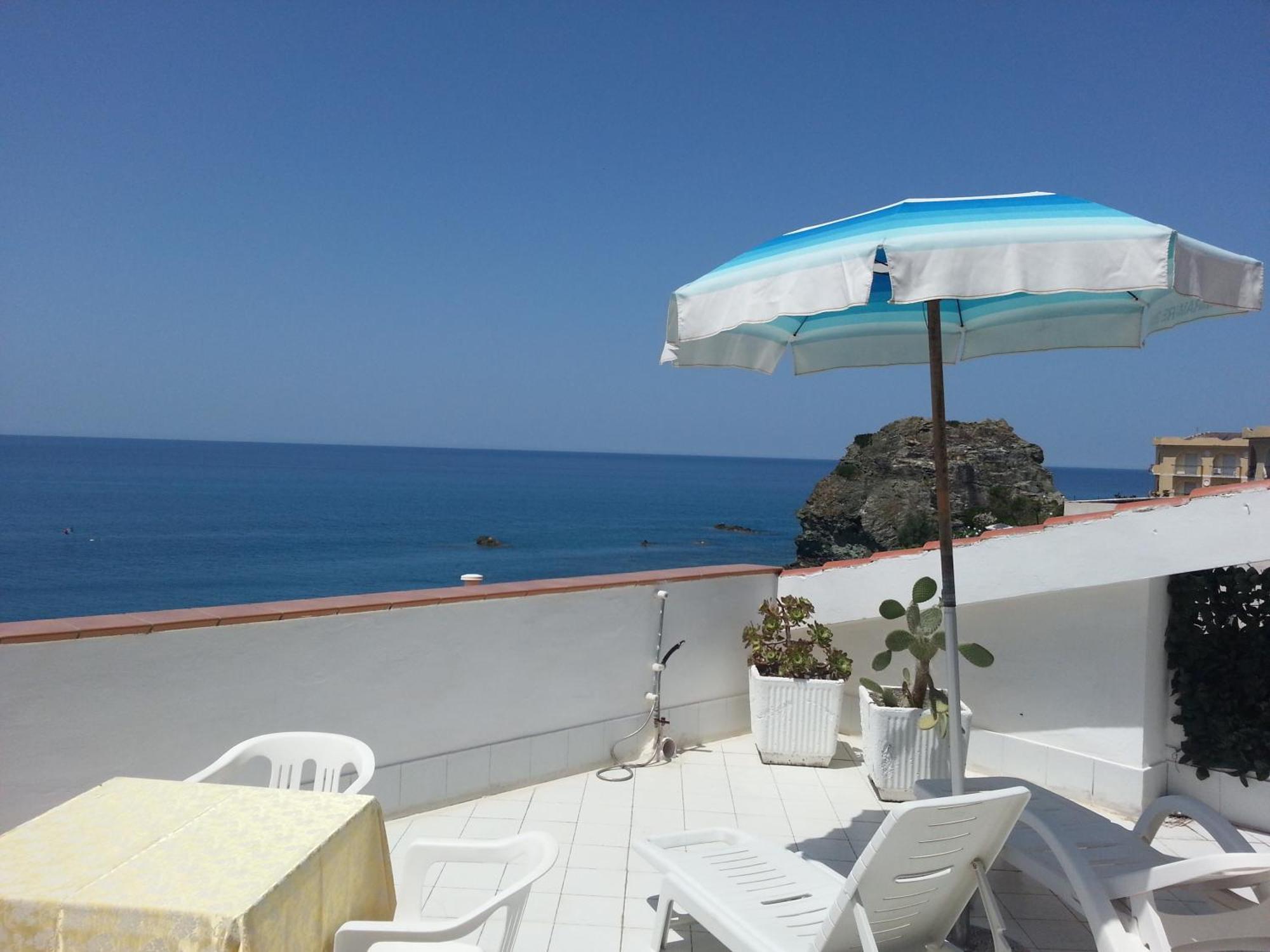 Hotel Ristorante Mareblu Amantea Exterior photo