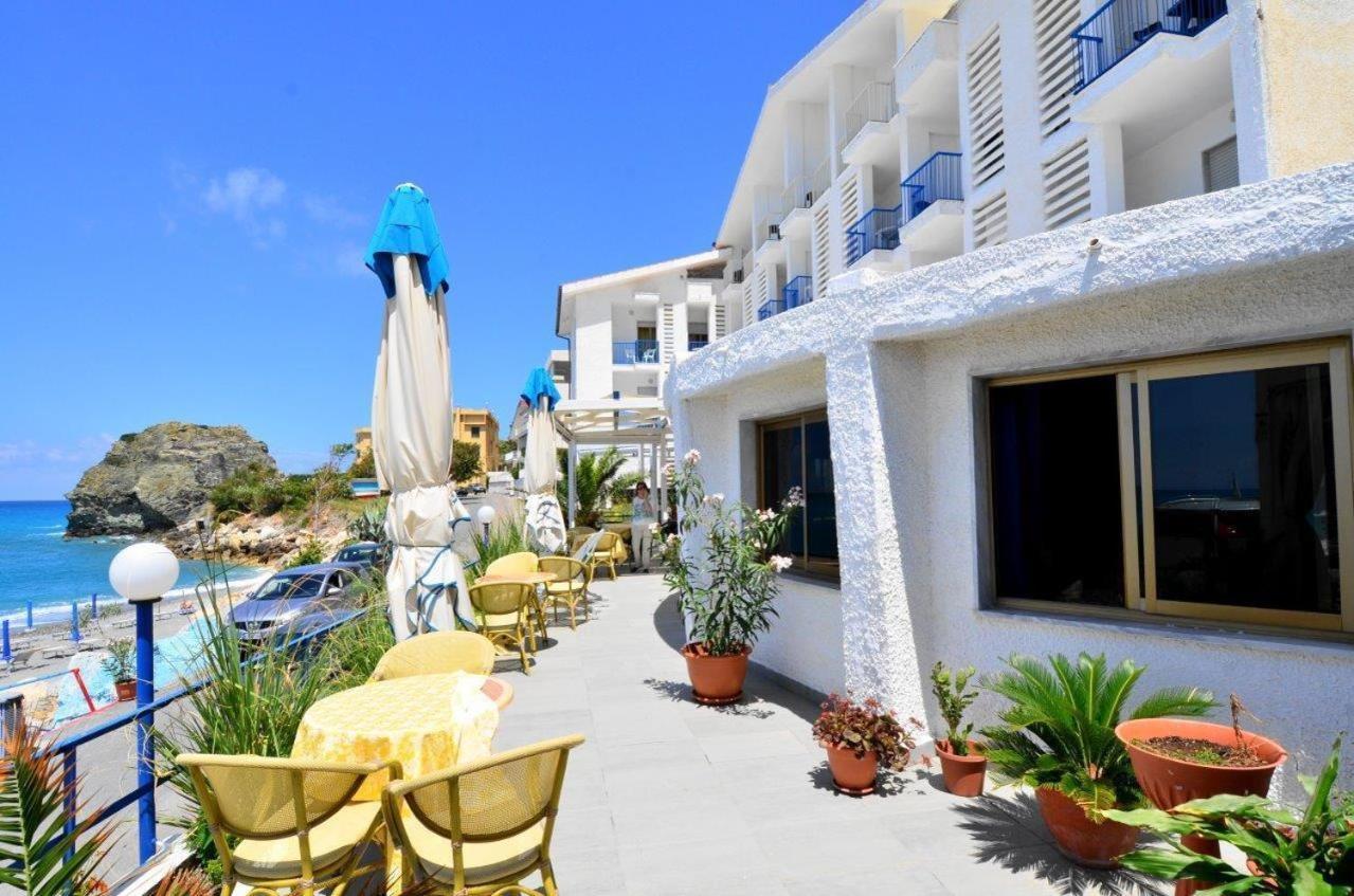 Hotel Ristorante Mareblu Amantea Exterior photo