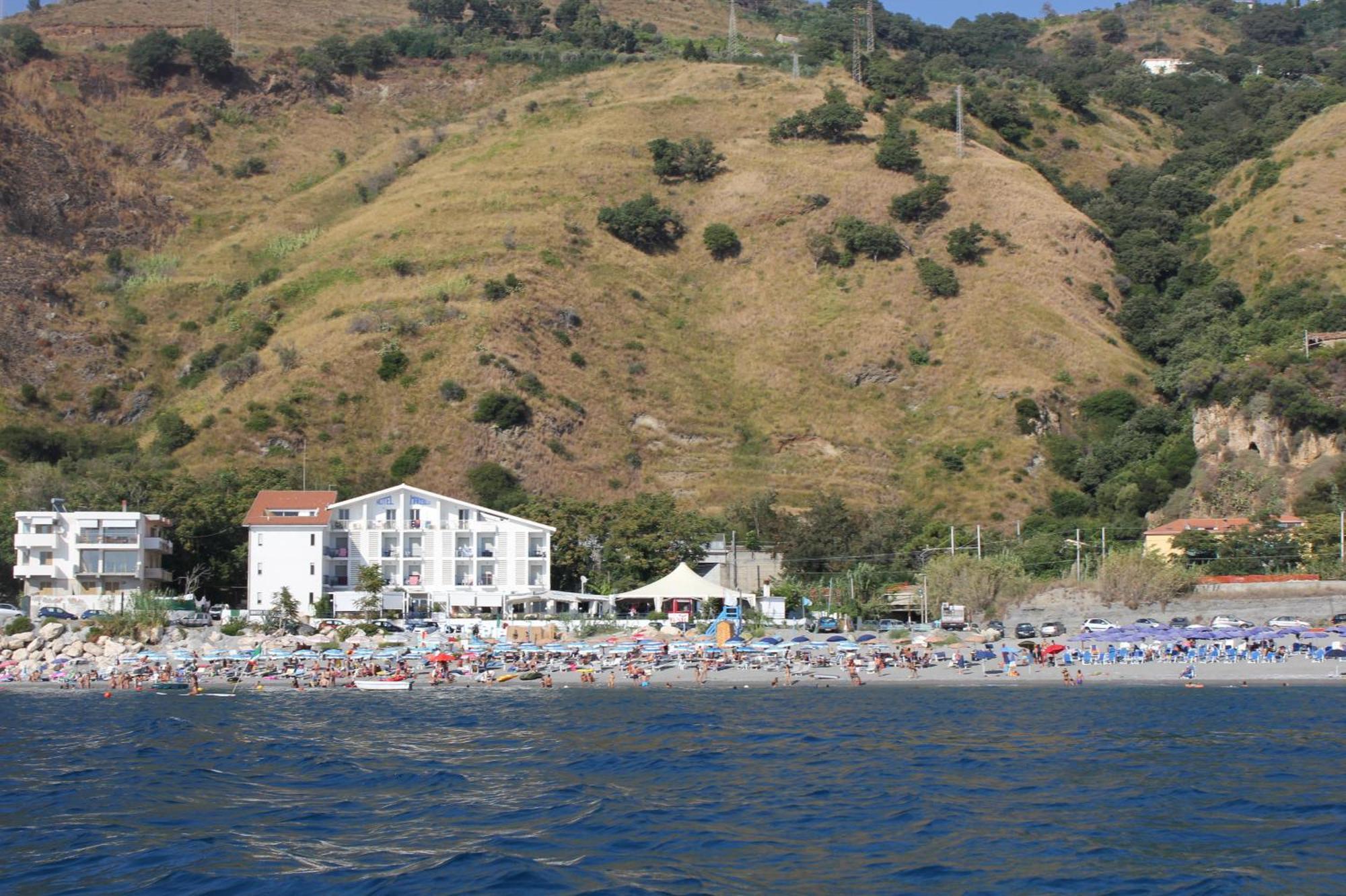 Hotel Ristorante Mareblu Amantea Exterior photo